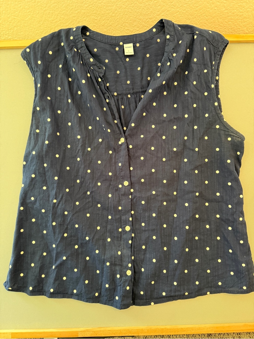 Old Navy Navy Button-Front Sleeveless Top with Yellow Polka Dots